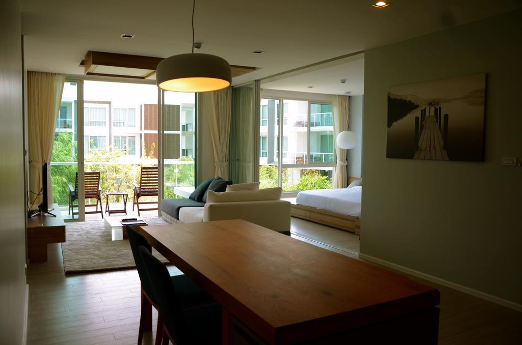 Huahin Luxury Beachfront Condo By Ml Номер фото