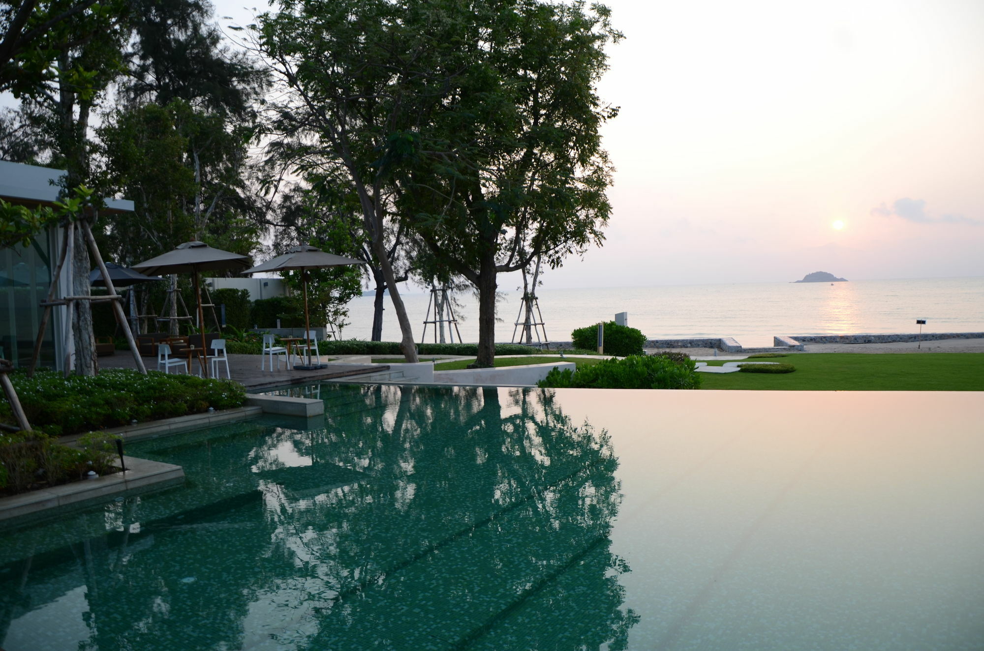 Huahin Luxury Beachfront Condo By Ml Экстерьер фото